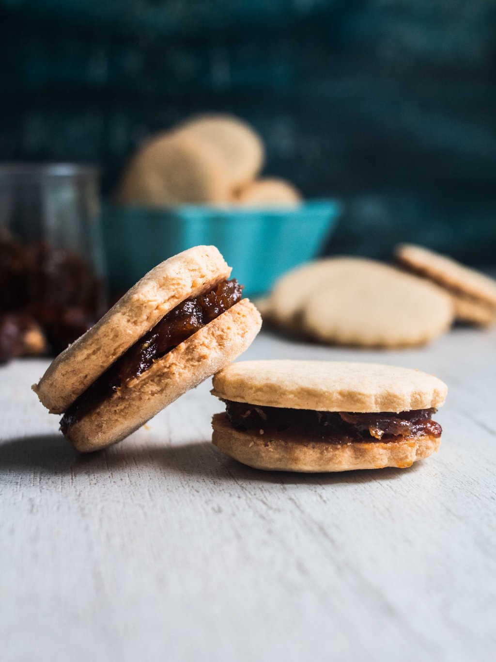 Date Sandwich Cookies